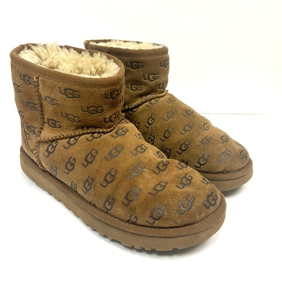 UGG Women Classic Mini II Boot 7 Chestnut Embossed All Over logo Suede Casual - Picture 2 of 10